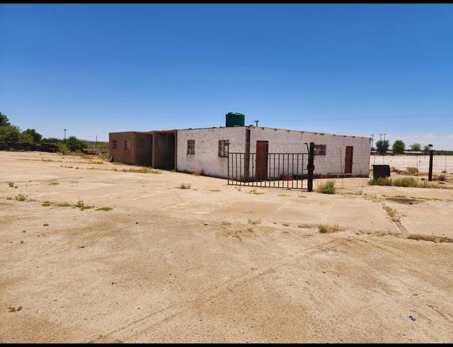 730M² STORAGE UNIT FOR SALE IN KANONEILAND